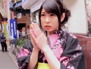 彼女の可愛すぎる浴衣姿に我慢できず物陰フェラ→本番セクロスまでしてしまう美少女フェラあおいれなのエロ動画