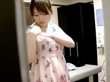 マッサージに来た客を無断で盗撮し中出しレイプまでする鬼畜整体師ｗ巨乳お姉さん中出しレイプ盗撮マッサージのアダルト動画