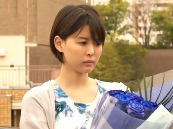 不倫相手との性交渉で連続イキ妻巨乳人妻顔射のエロ動画