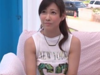 キモ童貞くんの筆下ろしを積極的に始めちゃう水着素人巨乳素人痴女童貞水着のエロ動画