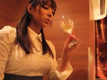 高飛車そうな美女と2人きりで楽しむガチハメ撮り巨乳お姉さんハメ撮りのエロ動画