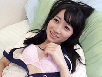 素股をお願いJDに生挿入して勝手に中出しｗ素人美少女中出しハメ撮りのエッチな動画