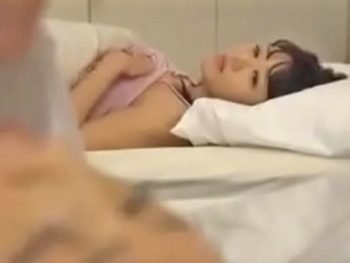 隣のSEXを見て発情したお姉さんが乱入し濃厚3Pセックス巨乳お姉さん3Pのエロ動画