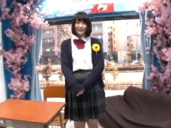 卒業式直後の素人JKをナンパ捕獲→MM号に連れ込み強制パコ！素人女子校生美少女痴女ハメ撮りナンパの無料エロ動画