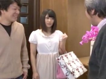 欲求不満な美人妻が義父とのセックスにハマり不倫関係へと堕ちていく人妻顔射レイプ白咲碧の無料ポルノ動画