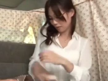 清楚そうなメガネ素人妻ナンパ！実はド淫乱で即中出しパコ成功ｗ素人人妻熟女めがね中出しナンパのエロ動画