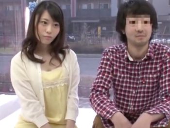 差し出された現ナマに目の色を変え友人とパコっちゃう素人娘ｗ巨乳素人美少女痴女中出しナンパの無料エロ動画