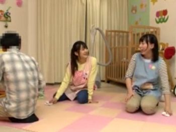 巨乳保母さんたちが欲求不満→若いチンポにムラムラして痴女3P巨乳お姉さん3Pのエッチな動画