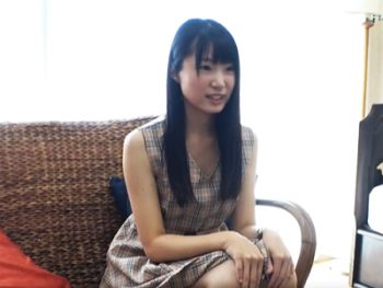 清楚な色白ちっぱい素人が激突きされて連続絶頂！素人美少女痴女顔射ハメ撮りのエロ動画