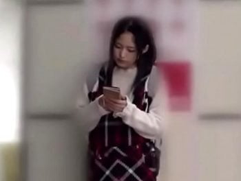 爆乳ドスケベレイヤーを何とか口説いてオフパコ成功！巨乳素人美少女コスプレハメ撮りのアダルト動画