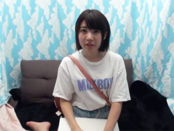 歴代彼氏は持っていなかったデカチンハメられて気持ちよすぎて腰砕けになっちゃう無毛美少女素人美少女中出しナンパのエロ動画