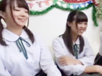 同級生と一緒にAV鑑賞→発情したJKをおじさんチンポ使ってハメ撮り！巨乳女子校生美少女ハメ撮りナンパの無料ポルノ動画