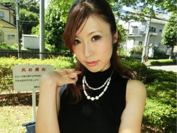 アラサーには見えない元モデルの長身美脚な人妻巨乳お姉さん人妻パンストめがねのポルノ動画