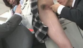 どんな状況ｗｗノーパンがバレてレイプされる女子校生ｗ女子校生レイプ痴女のエロ動画