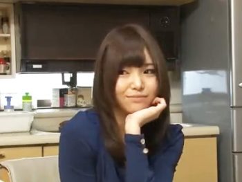 再婚相手の息子に孕ませ中出しをせがむ淫乱ママ人妻中出し近親相姦の無料エロ動画