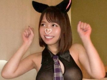 エロコスプレでもイチャラブでハメ撮りしてくれる18歳との個人撮影巨乳素人美少女コスプレハメ...