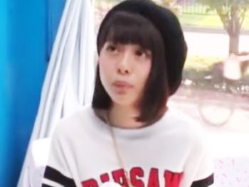 薬学部の女子大生がマジックミラー号でモテない草食男子の悩みを解決ｗ美少女パイパン中出しの無...