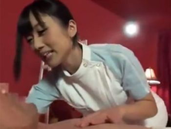 お姉さんの容赦ない責めで男の潮吹きお姉さん手コキマッサージのエロ動画