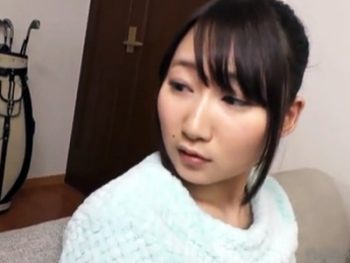 再婚相手の連れ後にデカチン見せつけ発情させて中出しする変態親父美少女中出し近親相姦3Pのエ...