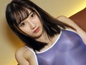 スケスケ極薄スク水姿の巨乳JDに生チンぶち込み勝手に生中出しでフィニッシュ！巨乳美少女水着中出しハメ撮りのアダルト動画