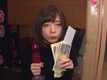 素人娘が賞金獲得のためにスケベ企画に参加→顔射されて陥落素人美少女お姉さん顔射のアダルト動画