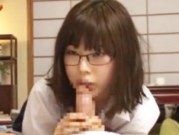 可愛いメガネ女子に告白され即ハメ！イッてもイッても突きまくるハードファック女子校生美少女めがね顔射のアダルト動画