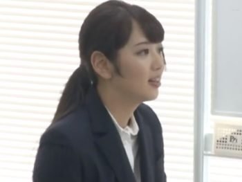 営業先でスーツをビリビリに破かれながらレイプされる美人OL美少女痴女OLレイプ3Pのアダル...