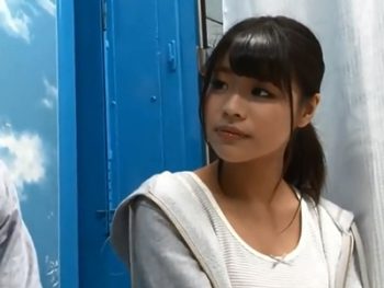 フェラのお返しにクンニされて発情→結局挿入されちゃった素人さんｗ巨乳素人美少女のアダルト動画