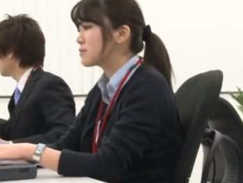 仕事中なのに部下のOL脅してオフィス内顔射パコに持ち込むクズ上司素人お姉さんOL顔射レイプのアダルトエロ動画