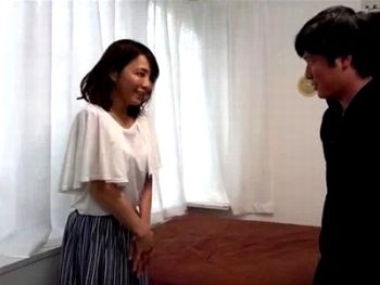 既に下着が透けてる淫乱素人妻がF乳曝け出して不倫ハメ撮り素人人妻熟女ハメ撮りのアダルト動画