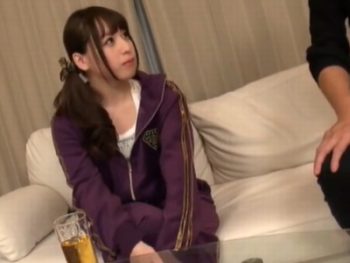 ちょっとヤンキーに染まってしまったハーフ顔の幼馴染を連れ込み→媚薬を飲ませて発情NTR巨乳ギャルのアダルト動画