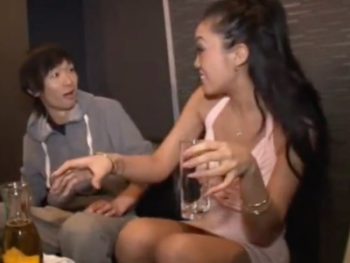 セクキャバで乳首敏感なギャル嬢を責め続けた結果→裏オプ中出しパコ成功！巨乳ギャル痴女中出しのアダルト動画