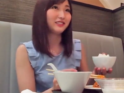 ご飯を奢ってナンパした素人さんと即ホ即パコしちゃいましたｗ素人美少女ナンパのアダルト動画