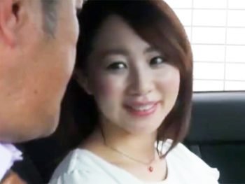 こっそり家を抜け出した人妻がおっさんと過ちの膣内射精SEXお姉さん痴女人妻中出しハメ撮りのアダルト動画