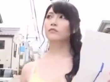 オナニー狂いの巨乳妻が同じアパートに住む外国人チンポの虜にｗ巨乳人妻オナニーのアダルト動画