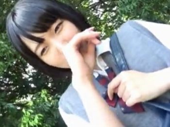 パンツ撮影されるだけでも恥ずかしがる神JKと個人撮影！ベース担当のバンドガールが音楽の前にハメ撮りデビュー！素人女子校生美少女ハメ撮りのアダルト動画