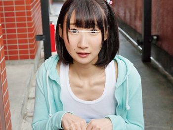 隣のウブ学生がまさかのノーブラ誘惑美少女パイパン中出しのアダルト動画