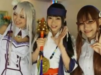 可愛いレイヤー娘たちとハメ放題の中出し乱交レイプ撮影会ｗ美少女コスプレ中出しイラマチオレイプ乱交の無料エロ動画