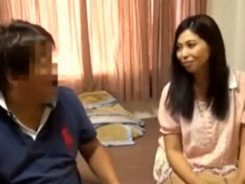 経験人数1人の若妻に公開させてオジサンチンポで不倫させる！巨乳素人人妻盗撮のアダルト動画