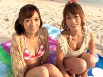 ビーチでヤリマンギャルに逆ナンされて3Pファック巨乳お姉さんギャル顔射3P露出のアダルト動...