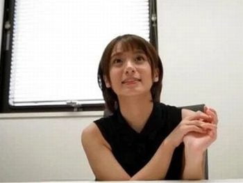 全く人妻には見えない少女のような25歳若妻が旦那とのSEXレスを理由に不倫パコに乱れる素人人妻ハメ撮りのアダルト無料動画