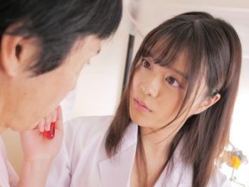 意中の男を振り向かせたくて強力媚薬を開発！好きでもない男が飲んでしまい20発も中出しされるリケジョｗ美少女中出しレイプ3Pのエロ動画