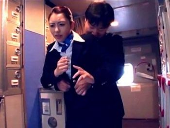 上空1万mの機内でタイムストップ！静まり返った室内で美人CAをガチレイプ！お姉さんコスプレレイプのアダルト動画