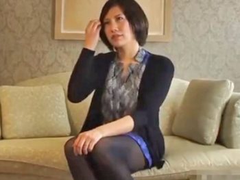 欲求不満な素人妻が快感求めて自ら不倫パコ懇願！巨乳素人痴女人妻熟女パンストのエロ動画