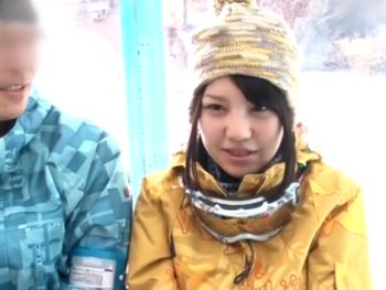 農家の娘の天然系激カワ彼女は疑うことを知らずにに乗車してしまうｗ素人美少女マッサージのアダルト動画