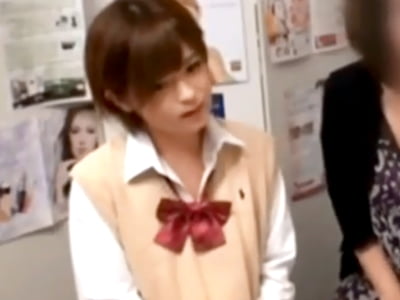 親同伴で来たJKにオイルエロマッサ仕掛けた挙句中出しまでしてるガチ鬼畜整体院素人女子校生美少女中出し盗撮マッサージの無料ポルノ動画