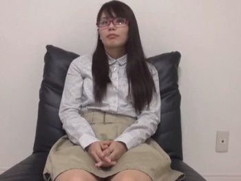 地味目なメガネっ娘がスイッチが入ると豹変！アヘ顔を晒しながらイキまくるスケベ女にｗ素人めがね顔射のエロ動画