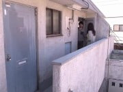 夫の同僚の固い肉棒の虜になってしまう人妻巨乳人妻のアダルト動画