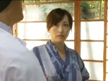 一人旅の混浴温泉で偶然出会った男の絶倫チ○ポに恍惚イキする美熟女巨乳痴女熟女マッサージの無料エロ動画