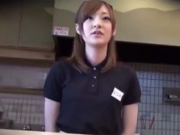居酒屋バイトの看板娘をお持ち帰りしてほろ酔いSEXを隠し撮りｗ素人美少女ナンパ盗撮のアダル...